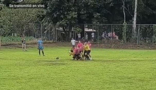Más allá del uniforme: la realidad de hombres y mujeres que enfrentan el peligro cada fin de semana en Costa Rica.
